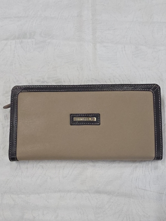 Annapelle Handbags - Annapelle Two-Tone Leather Zip-Around Wallet